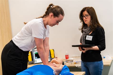 advanced first aid course canberra